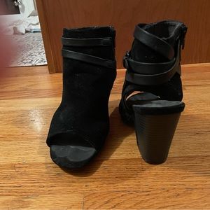 White Mountain women open shoe boots. Suede.  Great condition